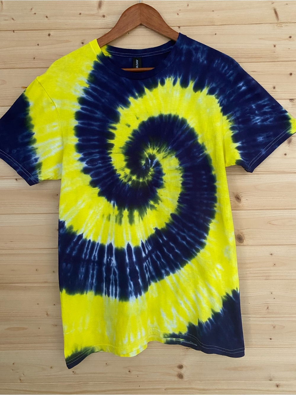 NEW GILDAN Soft Style Tee Medium Handmade Blue Yellow Spiral Tie Dye T-Shirt